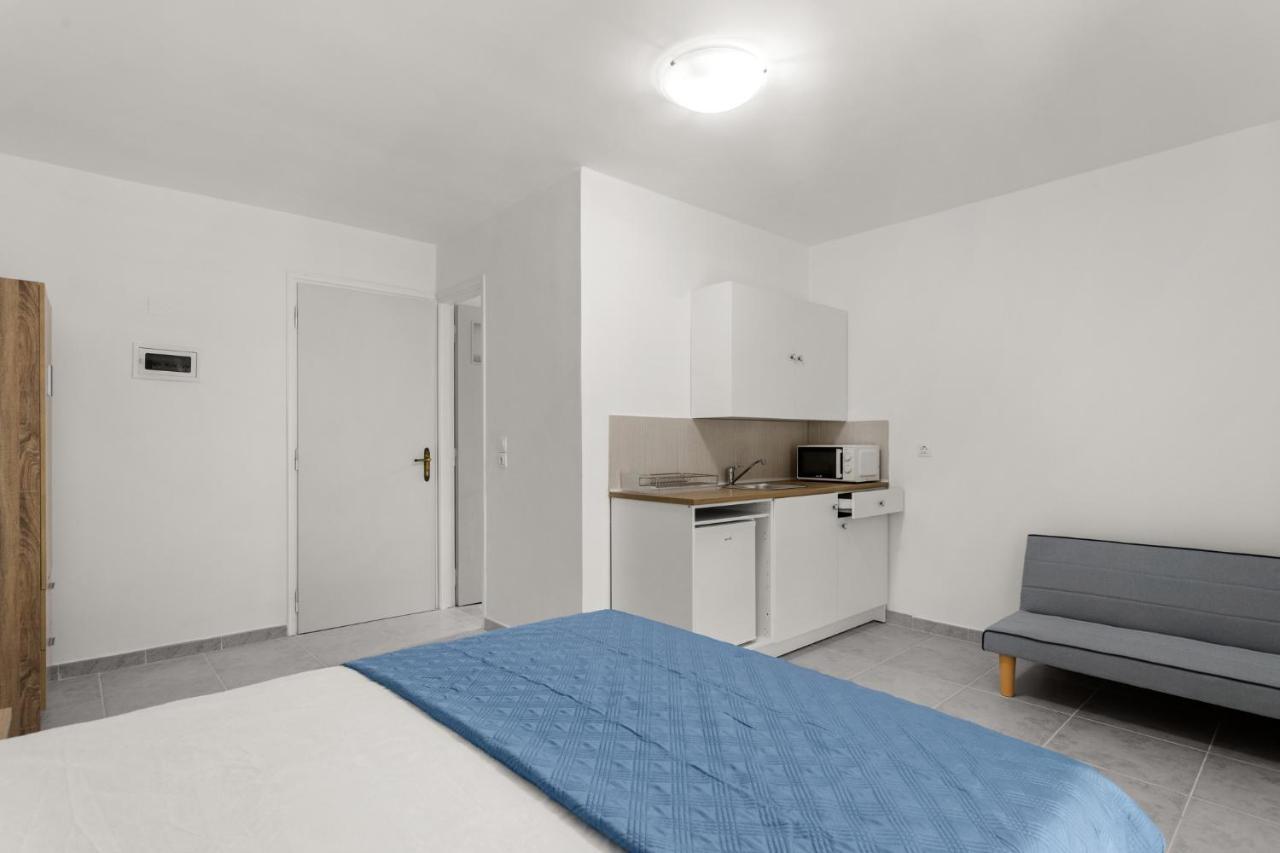 Nikolas Apartments Stoupa Lévktron Exterior photo