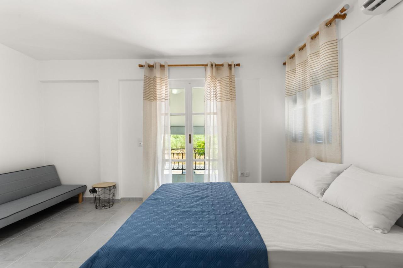 Nikolas Apartments Stoupa Lévktron Exterior photo